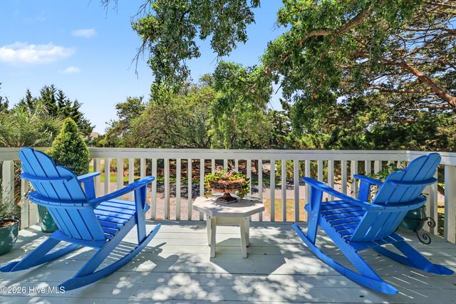 301 22nd Place E, Oak Island, NC 28465