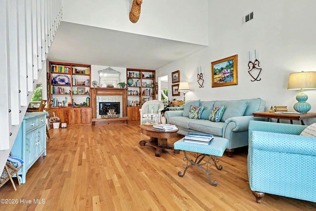 301 22nd Place E, Oak Island, NC 28465