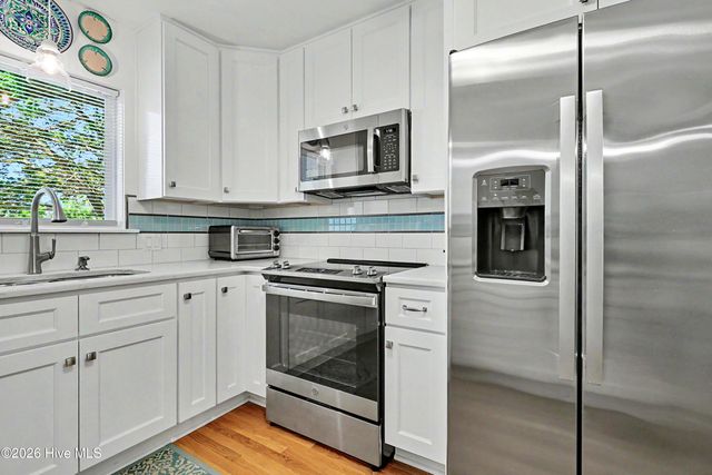 301 22nd Place E, Oak Island, NC 28465