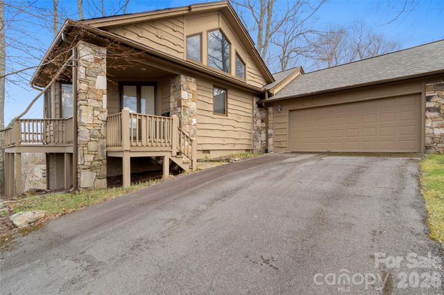 2163 Mountain Air Drive, Burnsville, NC 28714