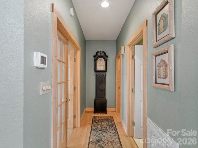 2163 Mountain Air Drive, Burnsville, NC 28714