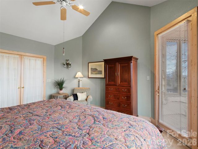 2163 Mountain Air Drive, Burnsville, NC 28714