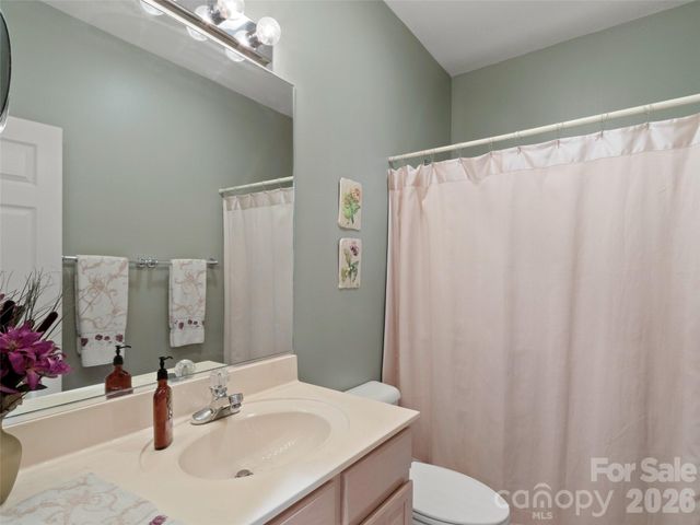 2163 Mountain Air Drive, Burnsville, NC 28714