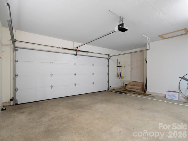 2163 Mountain Air Drive, Burnsville, NC 28714