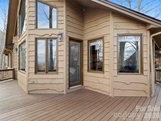 2163 Mountain Air Drive, Burnsville, NC 28714