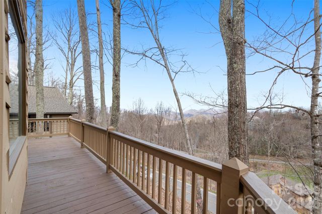 2163 Mountain Air Drive, Burnsville, NC 28714