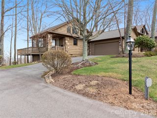 2163 Mountain Air Drive, Burnsville, NC 28714