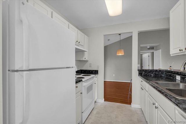 806 Brandon Avenue, Pontiac, MI 48340