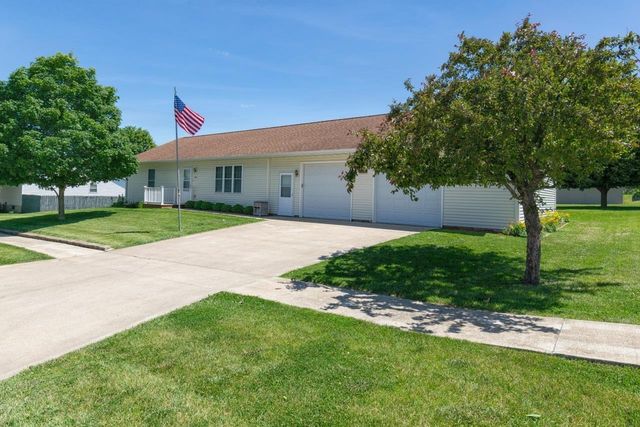 706 5th St., Parkersburg, IA 50665