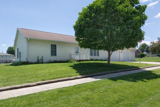 706 5th St., Parkersburg, IA 50665