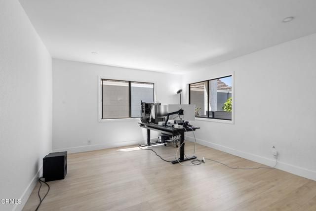 3960 W Hemlock Street, Oxnard, CA 93035