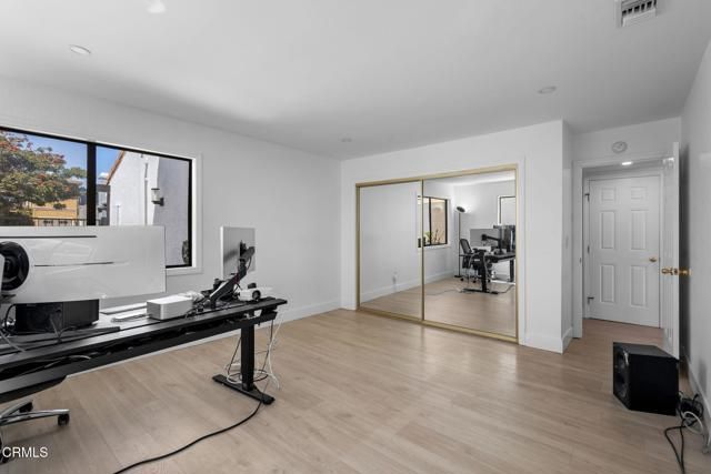 3960 W Hemlock Street, Oxnard, CA 93035