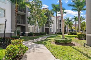 6851 SW 44th St 305, Miami, FL 33155