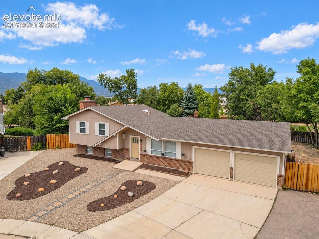 4020 Manzana Court, Colorado Springs, CO 80911 — photo 2