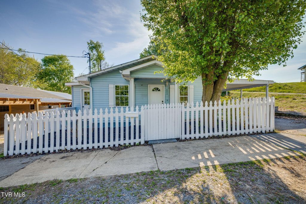 600 North Roan Street, Elizabethton, TN 37643