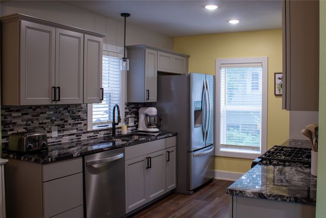 1222 West Street, Des Moines, IA 50315
