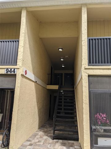 944 LAKE DESTINY ROAD E, Altamonte Springs, FL 32714
