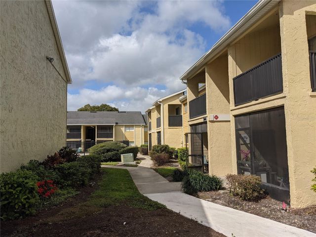 944 LAKE DESTINY ROAD E, Altamonte Springs, FL 32714