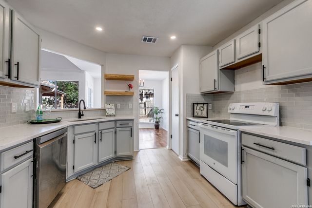 6303 Scrub Jay, San Antonio, TX 78240