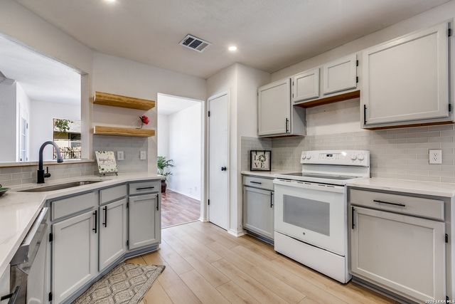 6303 Scrub Jay, San Antonio, TX 78240