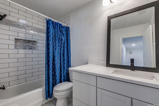 6303 Scrub Jay, San Antonio, TX 78240