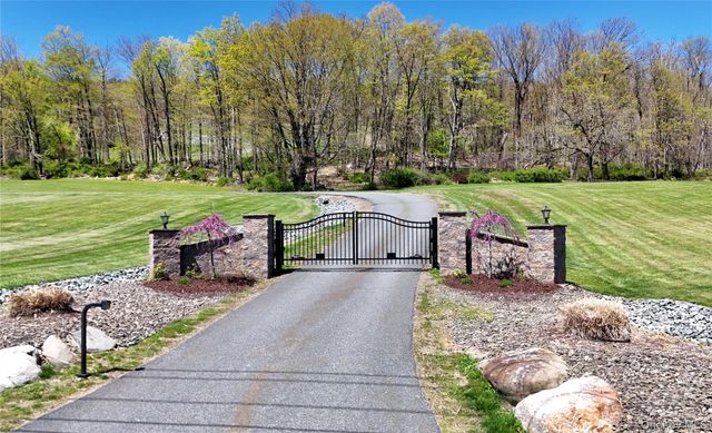 523 Old Mountain Road, Middletown, NY 10963