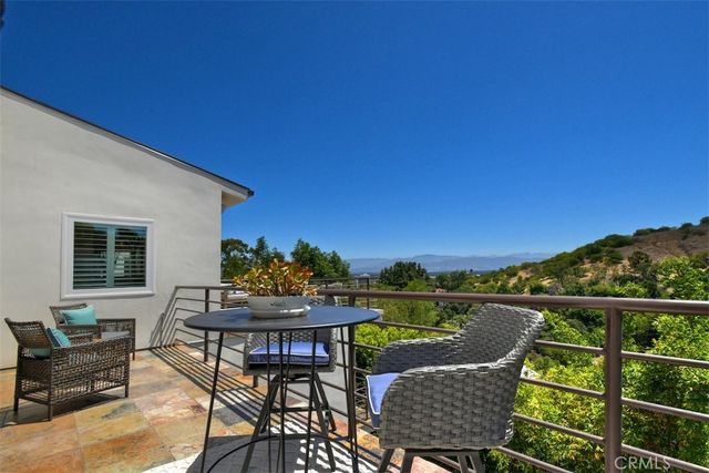15059 Rayneta Drive, Sherman Oaks, CA 91403