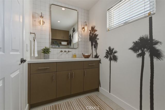 15059 Rayneta Drive, Sherman Oaks, CA 91403