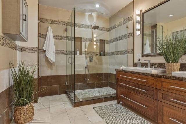 15059 Rayneta Drive, Sherman Oaks, CA 91403