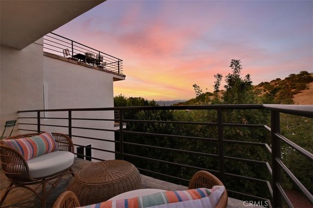 15059 Rayneta Drive, Sherman Oaks, CA 91403