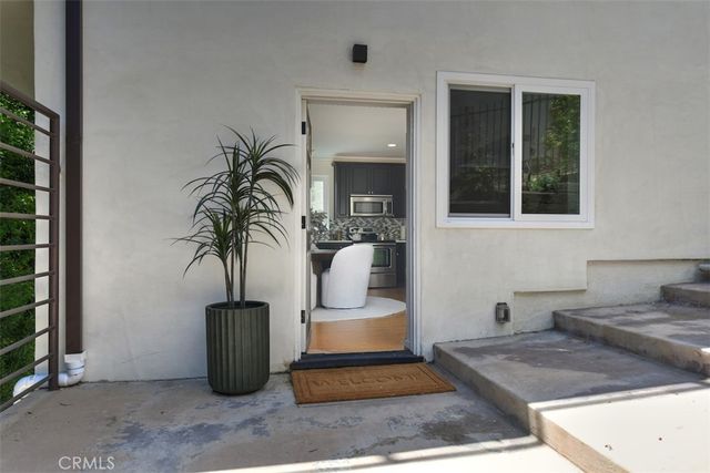 15059 Rayneta Drive, Sherman Oaks, CA 91403