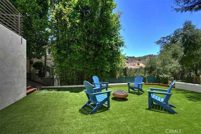 15059 Rayneta Drive, Sherman Oaks, CA 91403