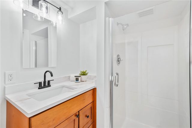 29 Wiliam Street, Tiverton, RI 02878