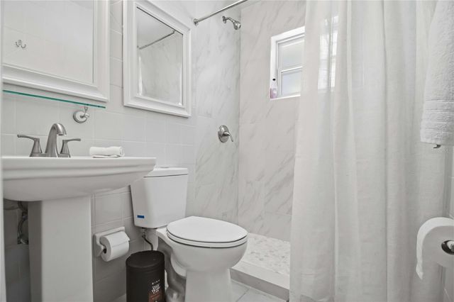 2565 BROWNING STREET, Sarasota, FL 34237