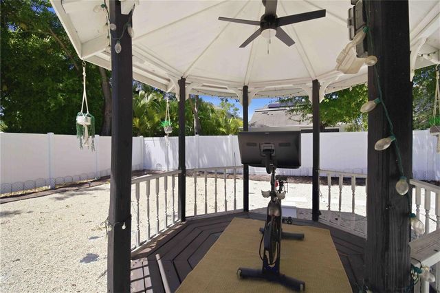 2565 BROWNING STREET, Sarasota, FL 34237