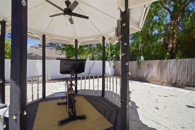 2565 BROWNING STREET, Sarasota, FL 34237