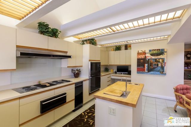 188 S Kavenish Drive, Rancho Mirage, CA 92270