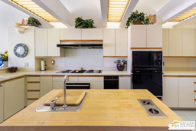 188 S Kavenish Drive, Rancho Mirage, CA 92270