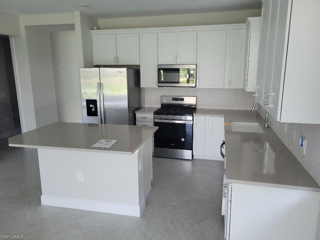 17373 Corsini DR, FORT MYERS, FL 33913 — photo 4