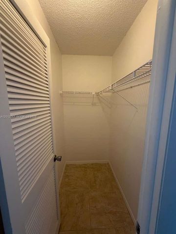 500 Executive Center Dr 5C, West Palm Beach, FL 33401