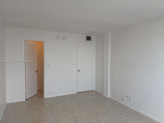 500 Executive Center Dr 5C, West Palm Beach, FL 33401