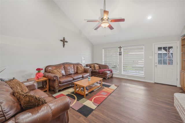 2213 Deep Valley Drive, Mckinney, TX 75071