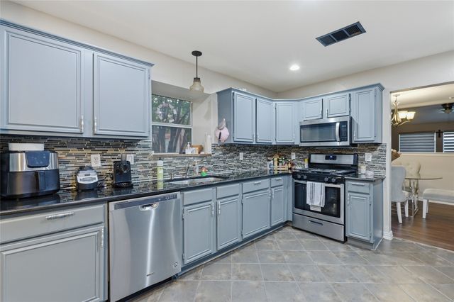 2213 Deep Valley Drive, Mckinney, TX 75071