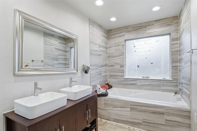 2213 Deep Valley Drive, Mckinney, TX 75071