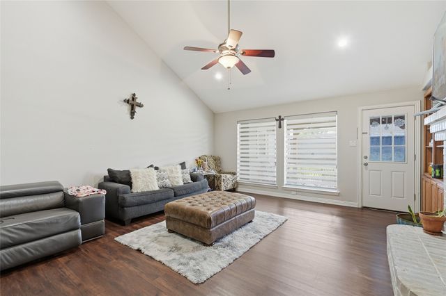 2213 Deep Valley Drive, Mckinney, TX 75071