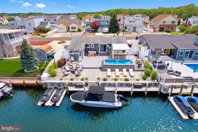 61 ARCHER AVE S, Bayville, NJ 08721