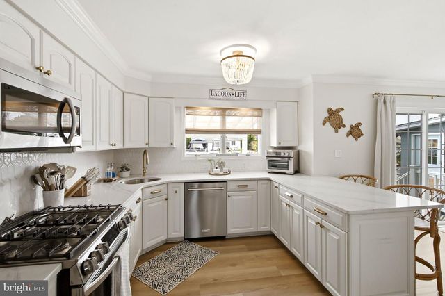 61 ARCHER AVE S, Bayville, NJ 08721