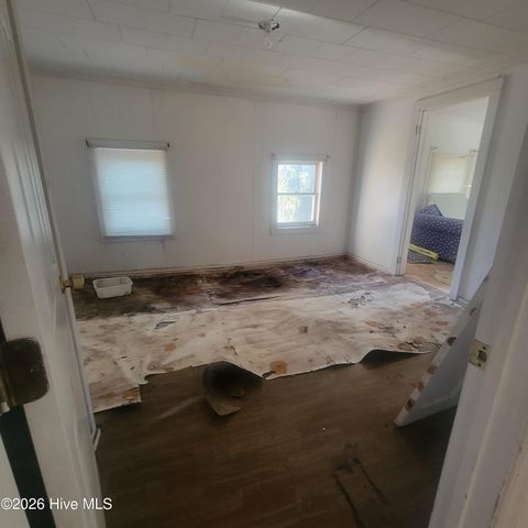 2105 Nc Highway 53 E, Burgaw, NC 28425