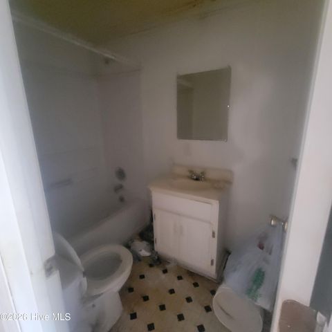 2105 Nc Highway 53 E, Burgaw, NC 28425