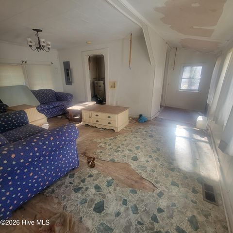 2105 Nc Highway 53 E, Burgaw, NC 28425